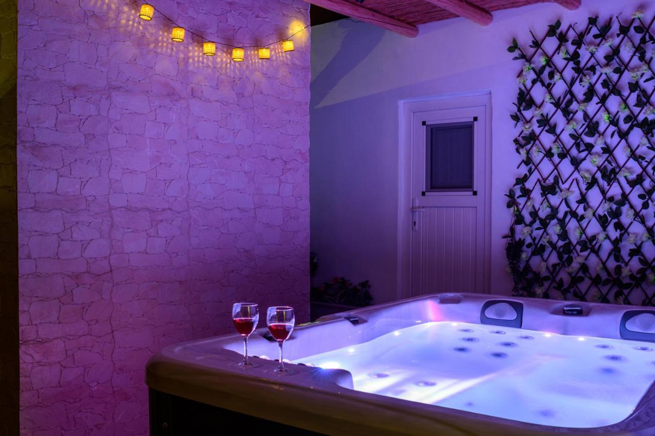 شقة Heart Of Oia - Private House With Jacuzzi المظهر الخارجي الصورة