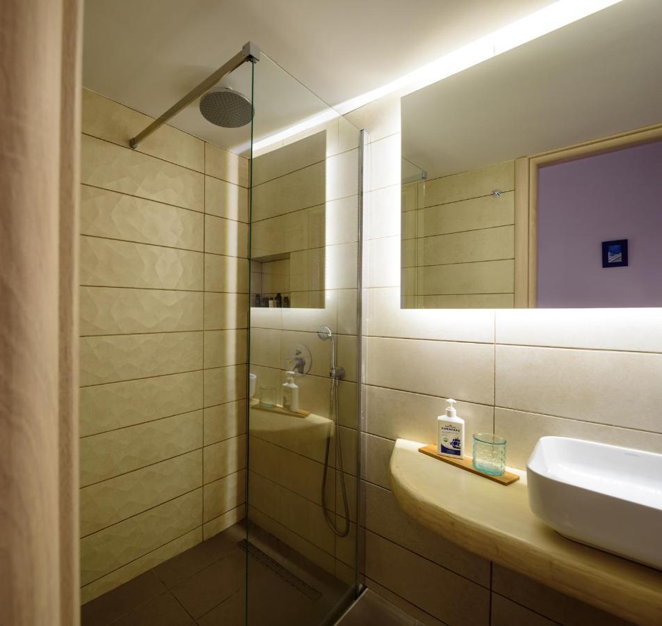 شقة Heart Of Oia - Private House With Jacuzzi المظهر الخارجي الصورة
